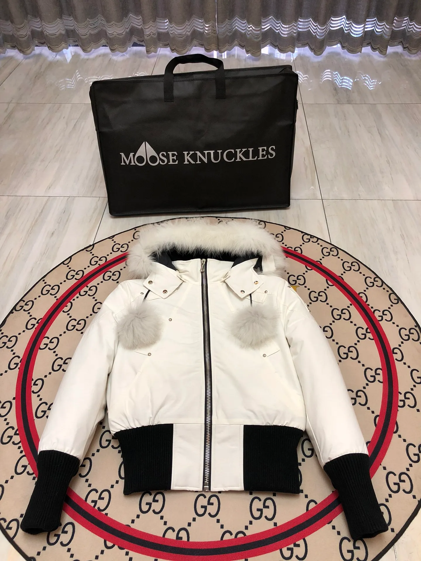 ：Y 117 ：Black Red Cream White 🇨🇦Moose knuckles/ 03/ ： / （ ） Moose knuckles . 2007 🇨🇦 ！ Premium ， 。 ， -15000 ！ ，LOGO ✂️. ！ . ！ MONCLER/ Canada Goose/ ，Moose knuckles 2019 …… ✂️ 90% ， ！ ✂️ ， ! ✂️ YKK， ， ！ ✂️ ， . ！ ✂️ 3D ， ⚠️Size:xs-xl